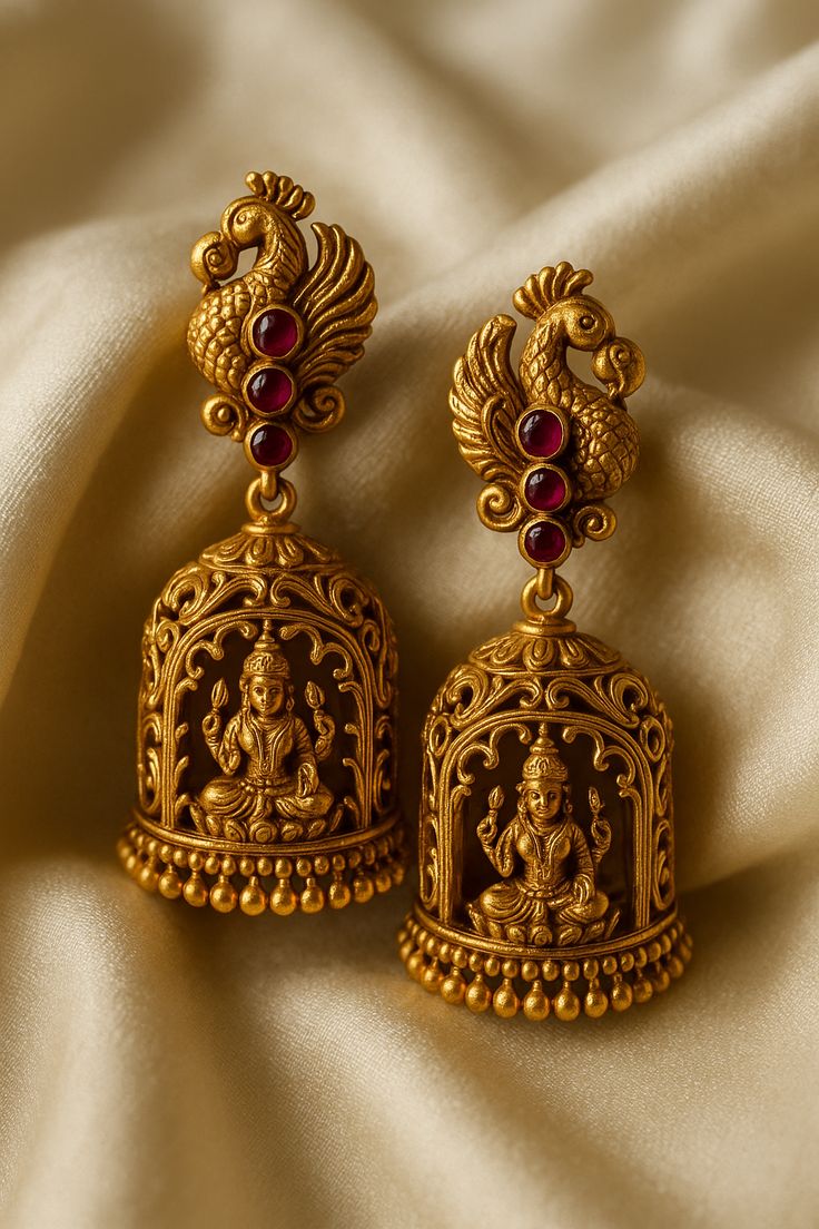 The Timeless Elegance of Antique Earrings: A Perfect Blend of Tradition and Style